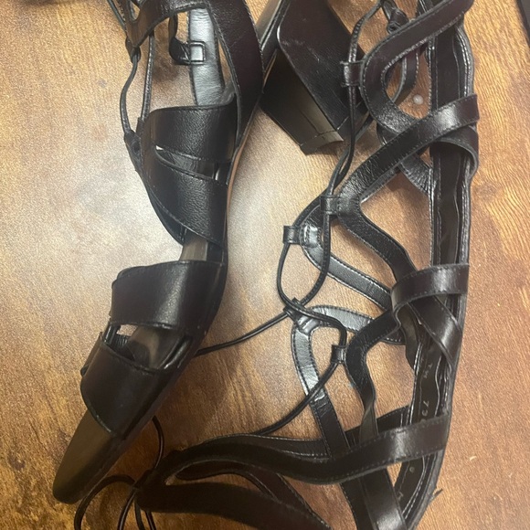 STUART WEITZMAN - Picture 6 of 11